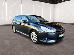 Mörkgrå (grå) Begagnad 2010 Subaru Legacy Kombi | 49 900 kr (Marknadspris)