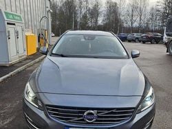 Grå Begagnad 2018 Volvo V60 Kombi | 169 500 kr (Bra pris)