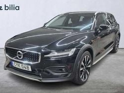 Svart Begagnad 2019 Volvo V60 CC SE Kombi | 299 000 kr (Marknadspris)
