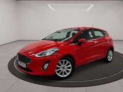 Röd Begagnad 2018 Ford Fiesta Titanium Halvkombi | 149 900 kr (Marknadspris)