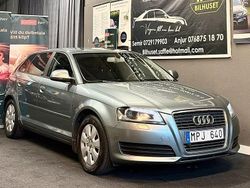 Grå Begagnad 2010 Audi A3 Sportback Attraction Halvkombi | 49 900 kr (Marknadspris)