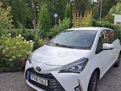 Vit Begagnad 2019 Toyota Yaris Active Halvkombi | 134 000 kr (Marknadspris)