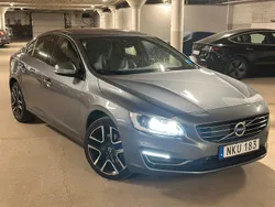 Grå Begagnad 2016 Volvo S60 Momentum Sedan | 139 800 kr (Lite dyr)