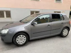Grå Begagnad 2006 VW Golf V Trendline Halvkombi | 22 500 kr