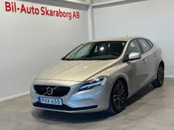 Ljusbrun Begagnad 2017 Volvo V40 Momentum Kombi | 129 500 kr (Marknadspris)