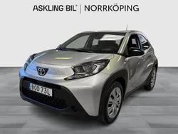 Silver Begagnad 2022 Toyota Aygo Play Halvkombi | 154 000 kr (Marknadspris)