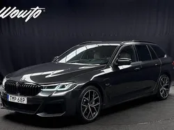 Grå Begagnad 2022 BMW 530e M Sport Kombi | 429 800 kr (Marknadspris)