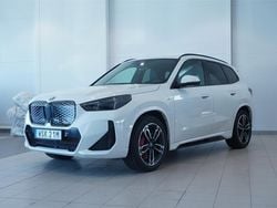 Vit Begagnad 2025 BMW iX1 Efficient Dynamics SUV | 599 800 kr