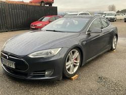 Grå Begagnad 2015 Tesla Model S Halvkombi | 179 000 kr (Bra pris)