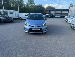 Ljusblå Begagnad 2013 Toyota Yaris Hybrid Active Halvkombi | 84 900 kr (Lite dyr)