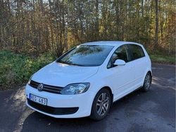 Vit Begagnad 2010 VW Golf Plus Cross Minibuss | 49 000 kr (Marknadspris)