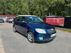 Mörkblå Begagnad 2009 Skoda Fabia Halvkombi | 34 900 kr (Marknadspris)