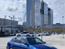 Blå Begagnad 2002 Lexus IS300 Kombi | 90 000 kr