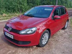 Röd Begagnad 2011 VW Golf VI Halvkombi | 60 000 kr (Marknadspris)