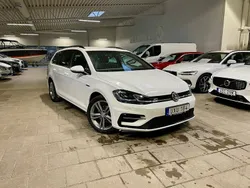 Vit Begagnad 2019 VW Golf VIII R-line Kombi | 198 800 kr (Marknadspris)