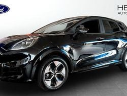 Svart (black) Ny 2025 Ford Puma Gen-E SUV | 397 375 kr (Marknadspris)