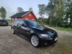 Svart Begagnad 2011 BMW 320 Sport Line Kombi | 60 000 kr (Lite dyr)