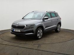 Grå Begagnad 2023 Skoda Karoq SUV | 299 900 kr (Marknadspris)