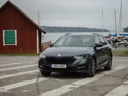 Grå Begagnad 2021 Skoda Octavia Style Kombi | 279 000 kr (Marknadspris)