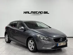 Grå Begagnad 2013 Volvo V40 Kinetic Kombi | 92 500 kr (Marknadspris)