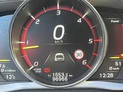 Svart Begagnad 2017 Volvo V60 CC Summum Kombi | 254 000 kr (Marknadspris)