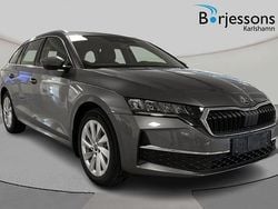 Grå Ny 2025 Skoda Octavia Selection Kombi | 359 000 kr (Marknadspris)