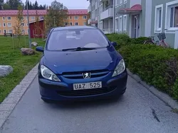 Blå Begagnad 2003 Peugeot 307 Halvkombi | 13 000 kr (Marknadspris)