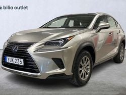 Grå Begagnad 2018 Lexus NX300h SUV | 249 000 kr (Bra pris)