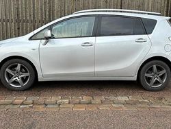 Silver Begagnad 2010 Toyota Verso Minibuss | 59 900 kr (Lite dyr)