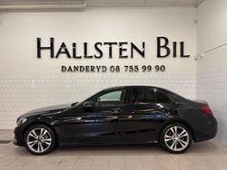 Svart (svart metallic) Begagnad 2017 Mercedes C220 AMG Sedan | 249 000 kr (Marknadspris)