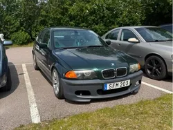 Grön Begagnad 2001 BMW 325 Sedan | 37 000 kr