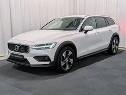 Vit Begagnad 2020 Volvo V60 CC Kombi | 284 900 kr (Marknadspris)