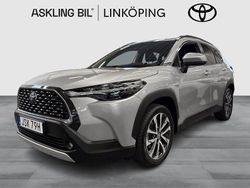 Silver Begagnad 2022 Toyota Corolla Cross Style SUV | 359 000 kr (Marknadspris)