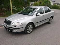 Silver Begagnad 2005 Skoda Octavia Halvkombi | 29 900 kr (Marknadspris)