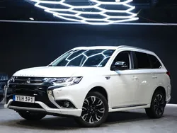Vit Begagnad 2018 Mitsubishi Outlander P-HEV SUV | 209 900 kr (Marknadspris)