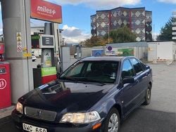 Blå Begagnad 2001 Volvo S40 Sedan | 20 000 kr (Marknadspris)