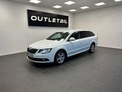 Vit Begagnad 2015 Skoda Superb Business Line Kombi | 109 000 kr (Marknadspris)