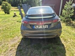 Grå Begagnad 2011 Honda Civic Halvkombi | 33 000 kr (Superpris)