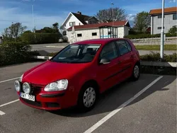 Röd Begagnad 2007 VW Golf V Halvkombi | 34 000 kr (Marknadspris)