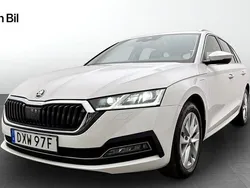 Vit (candy white) Begagnad 2023 Skoda Octavia Kombi | 319 900 kr (Marknadspris)
