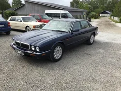 Mörkblå Begagnad 1998 Jaguar XJ Executive Sedan | 89 000 kr