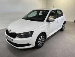 Vit Begagnad 2015 Skoda Fabia Ambition Halvkombi | 99 900 kr (Marknadspris)