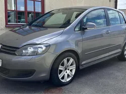 Grå Begagnad 2010 VW Golf Plus Cross Minibuss | 55 000 kr (Marknadspris)