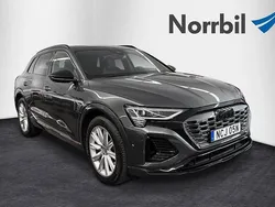 Grå Begagnad 2023 Audi Q8 e-tron S-Line SUV | 759 000 kr (Lite dyr)