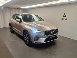 Ljusgrå Begagnad 2022 Volvo XC60 Core SUV | 444 900 kr (Bra pris)