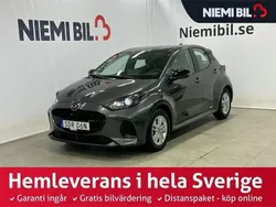Grå Ny 2024 Mazda 2 Center-Line Halvkombi | 259 400 kr (Marknadspris)