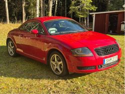 Röd Begagnad 2001 Audi TT Sportkupé | 33 000 kr (Dyr)