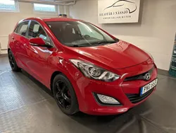Röd Begagnad 2014 Hyundai i30 Halvkombi | 82 900 kr (Marknadspris)