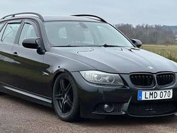 Svart Begagnad 2009 BMW 320 Comfort Edition Kombi | 54 900 kr (Marknadspris)