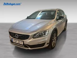 Silver Begagnad 2018 Volvo V60 CC Standard Kombi | 259 000 kr (Marknadspris)